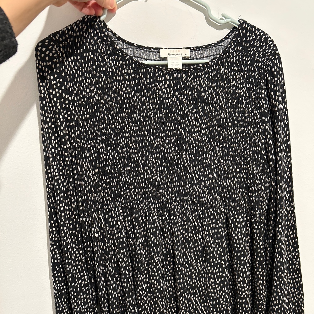 Black spotted blouse flowy bottom